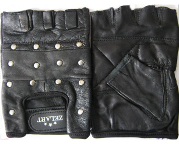 Перчатки спортивные кожаные с заклепками ZB-01049
